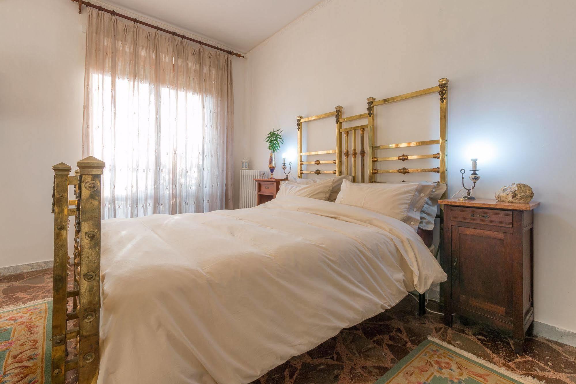 Larala' Bed & Breakfast Лече Екстериор снимка